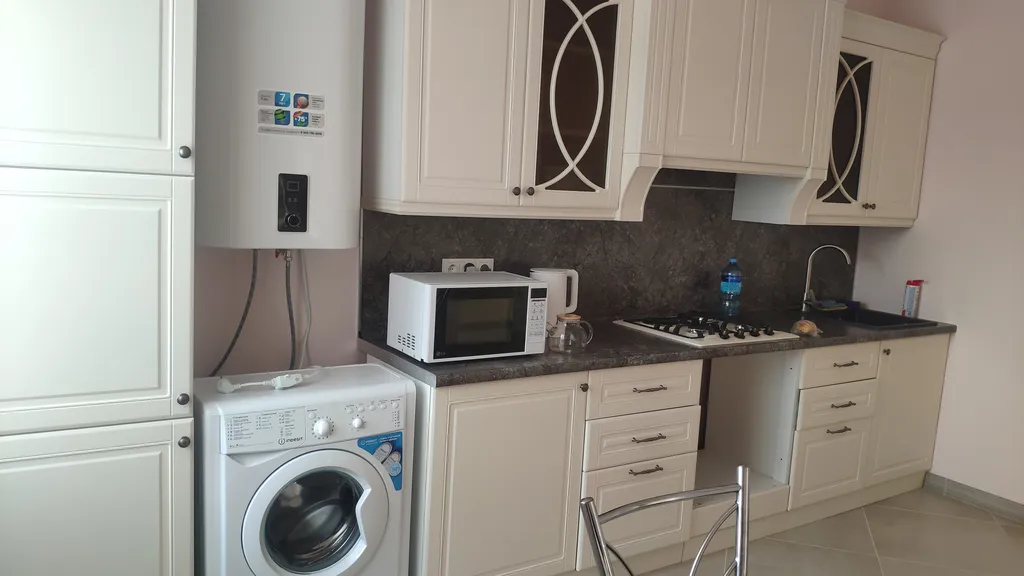 Уютный 2-этажный дом недалеко от моря до 9 гостей.