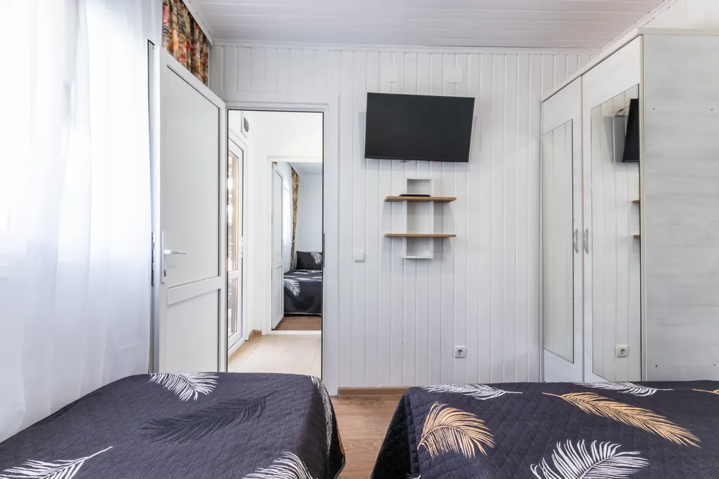 Шестиместный двухкомнатный с верандой