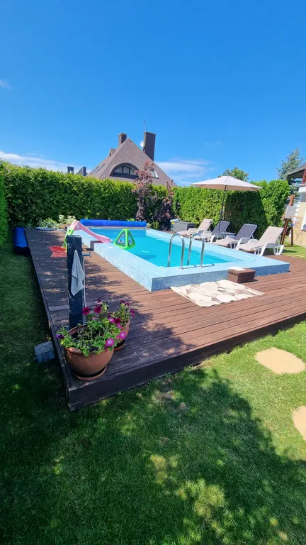 Вилла художника у моря с бассейном