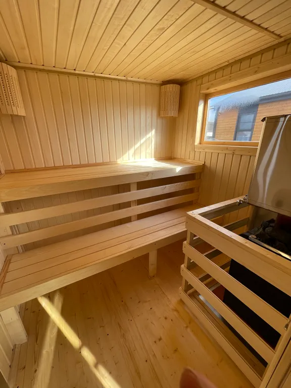 Коттедж с баней рядом с парком Малевича