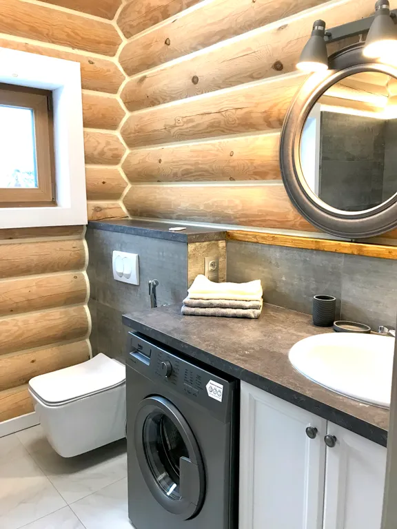 Дом на скале с видом на озеро