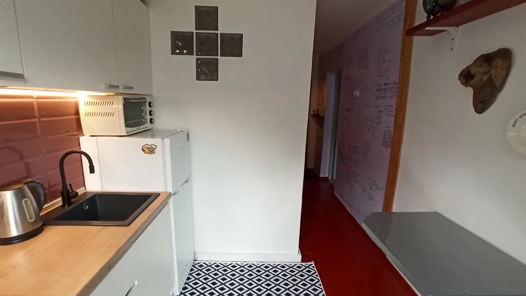 Светлая дизайнерская квартира с видом на горы и лес