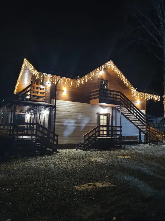 Котедж . Дом у подножия горы!