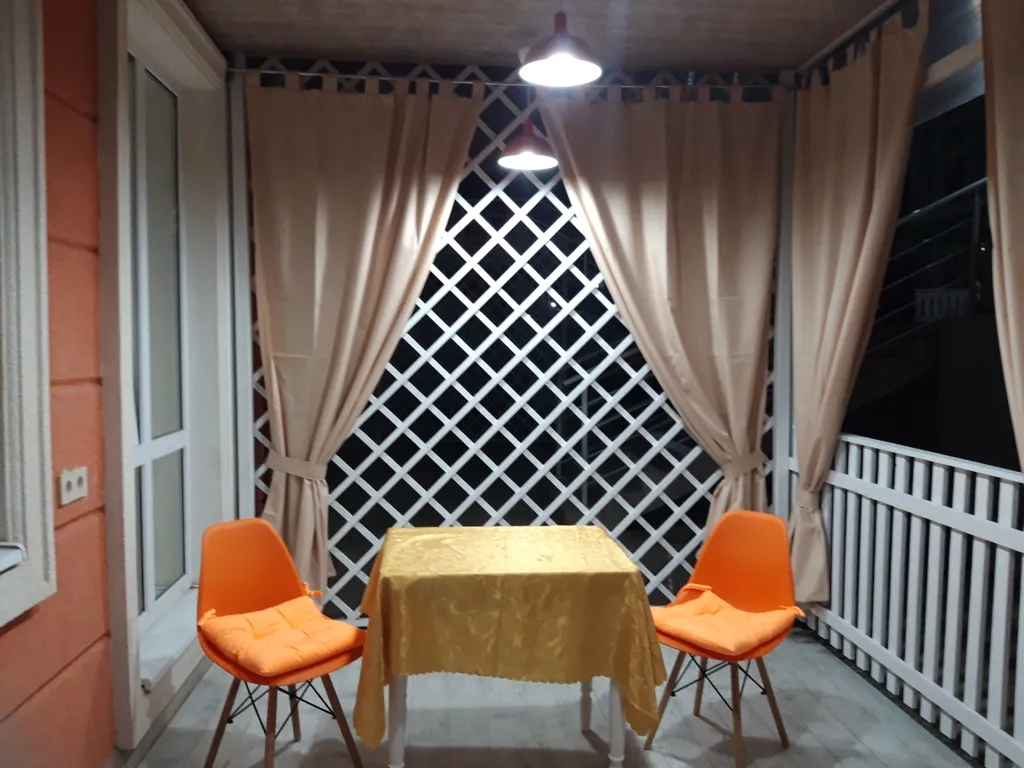 Уютная студия с террасой и бассейном