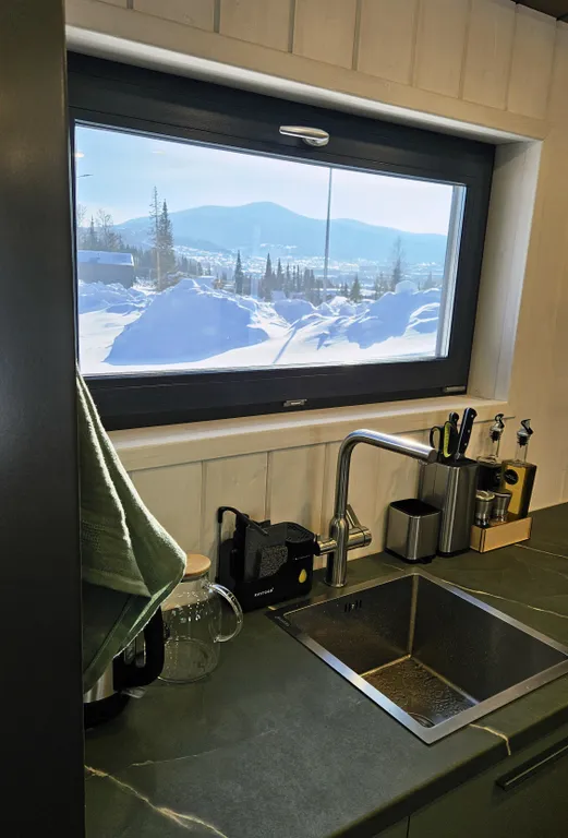 Далеко и надолго