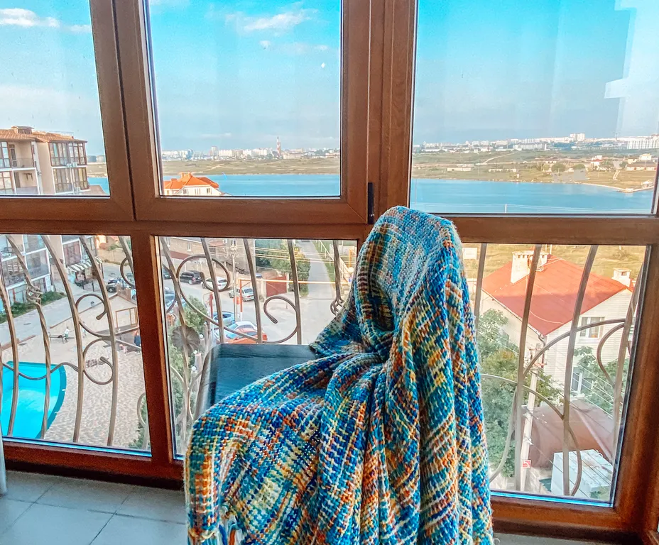 2-комнатные видовые апартаменты с бассейном у моря