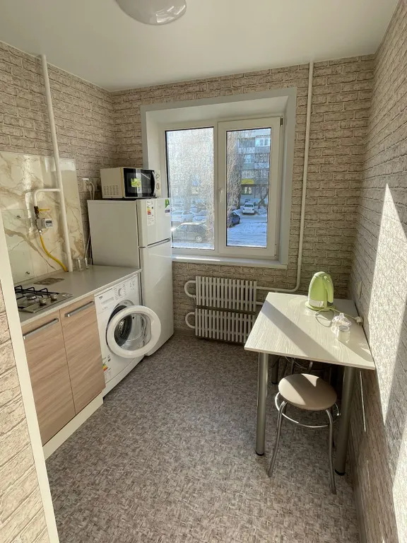 Квартира со свежим ремонтом в 1 минуте от трассы, бесконтактое заселение — аренда посуточно в Камышин