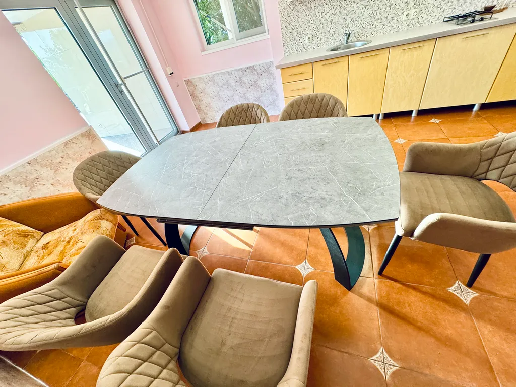 Дом с бассейном