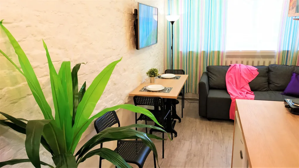 Семейная уютная студия на 6х гостей вблизи метро