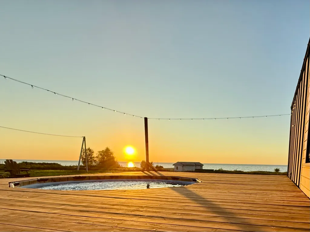 Home with pool-дом на берегу Рыбинского водохранилища