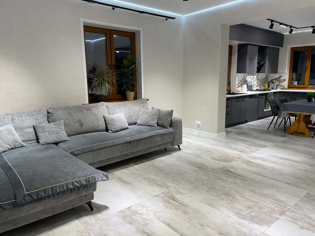 Уютный дом с большой и теплой террасой