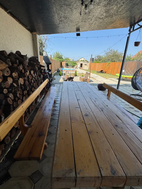 Дом с баней и бассейном