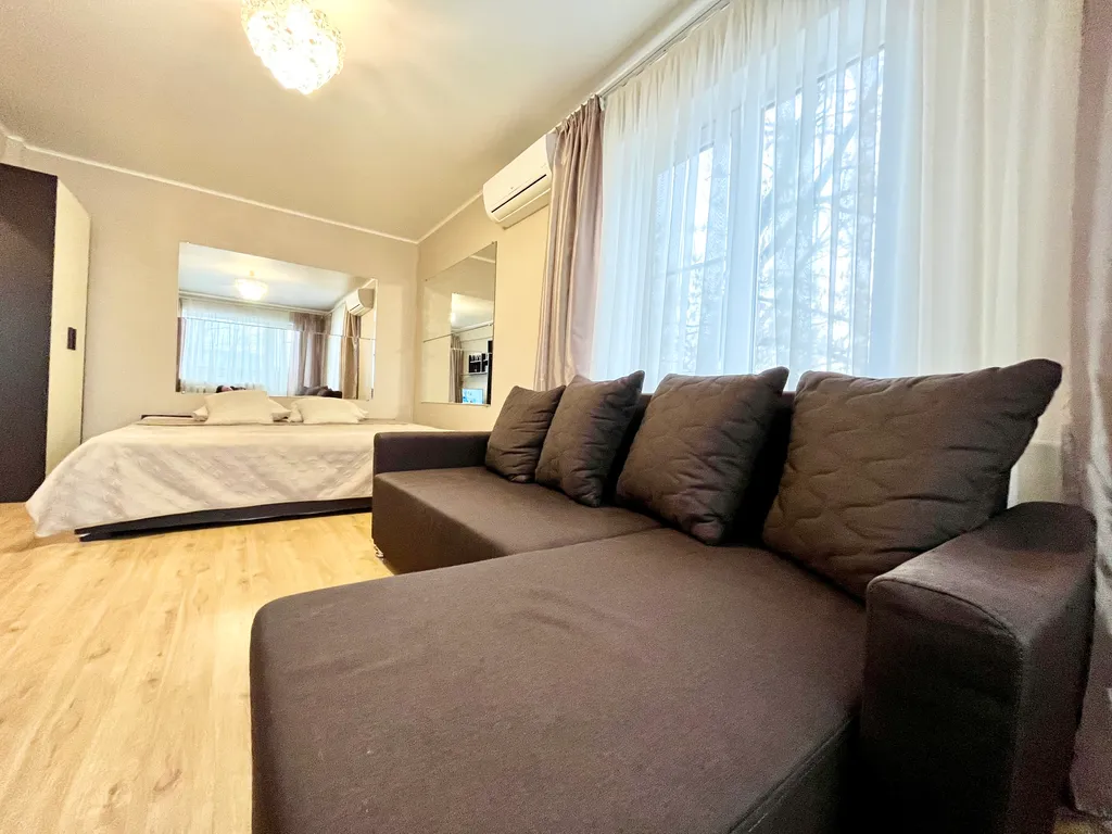 Уютная квартира с зеркалами