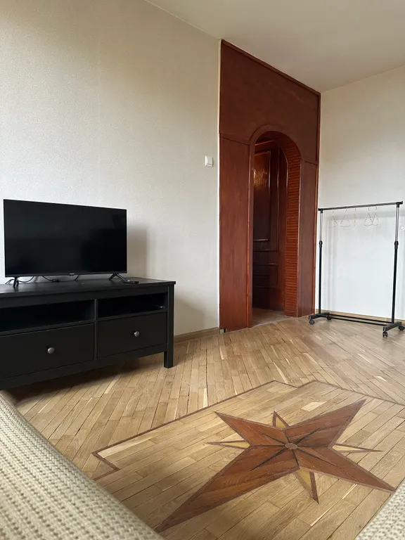 Квартира с балконом в пешей доступности до метро, 8 минут