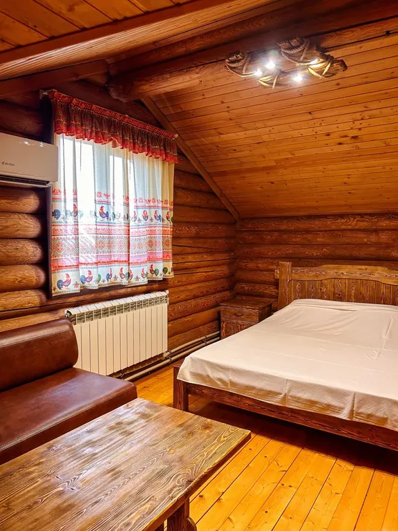 Коттедж с двумя спальнями, баней и открытым бассейном