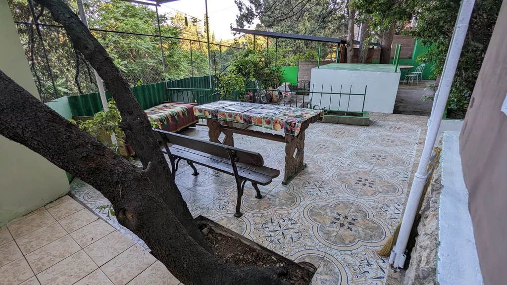 Дом рядом с парковой зоной