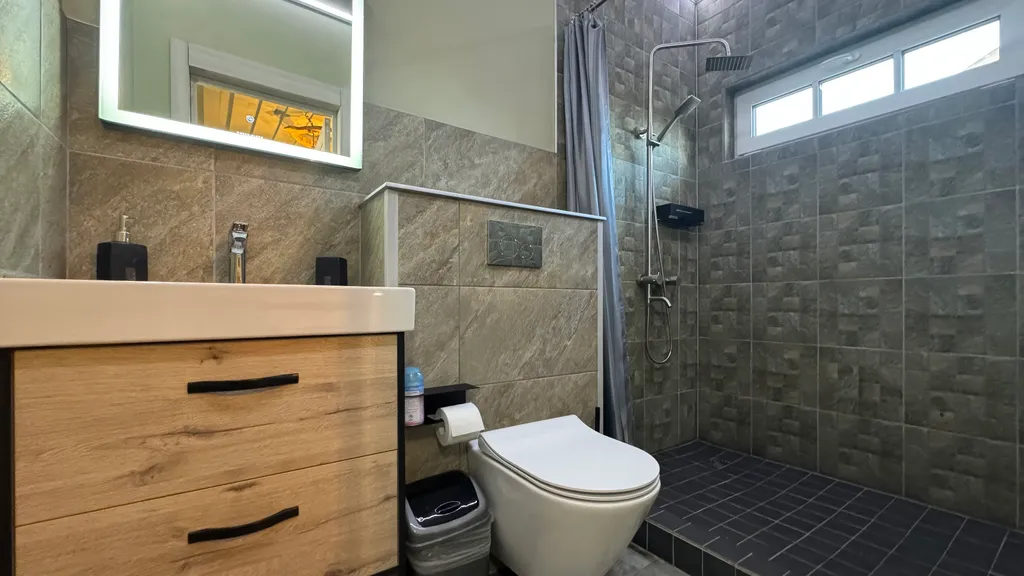 Коттедж Black&White у пристани в центре города