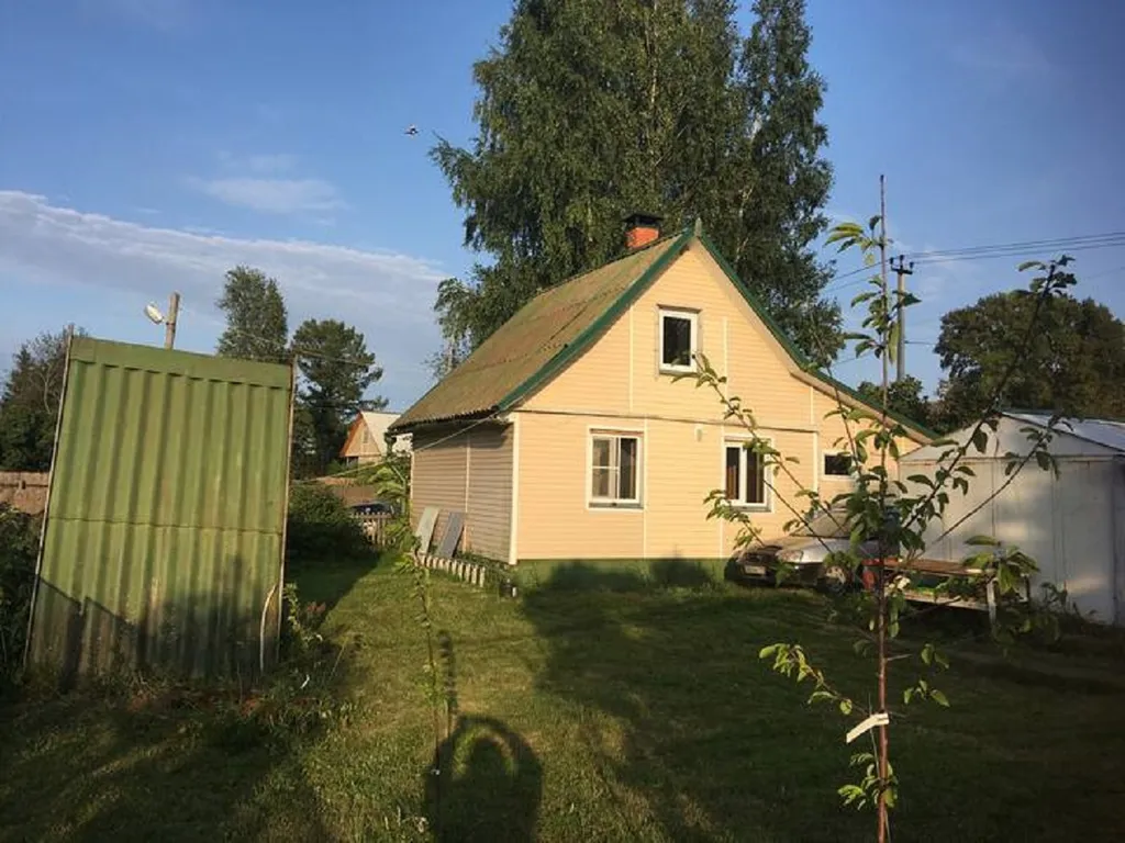 Дом между двух озёр