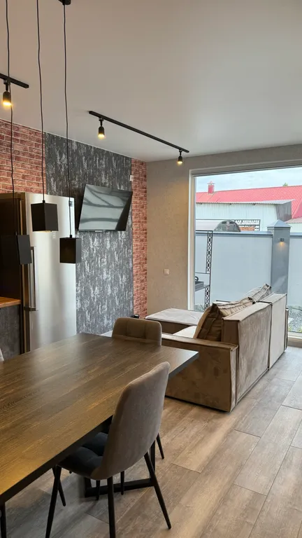 Дом с крытым бассейном