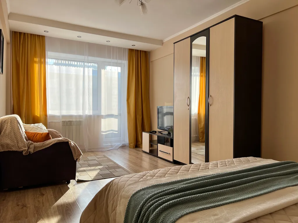 Теплая 1-к кв рядом с жд вокзалом. Не берем оплату за финальную уборку