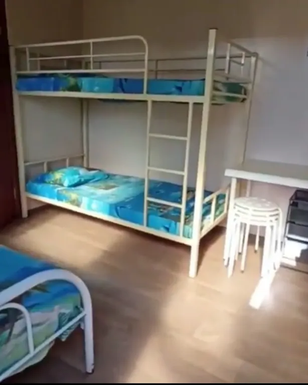 Домик с проходной комнатой с мини-кухней