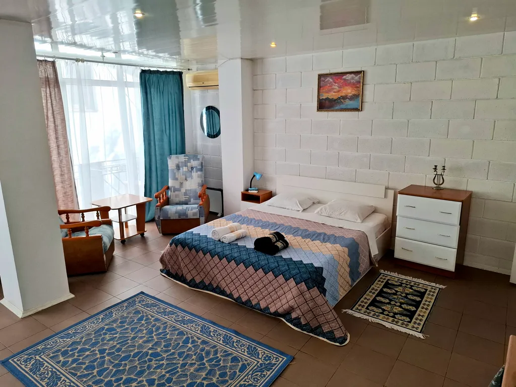 Квартира Студия Прада Румс. 200 м от моря. — аренда посуточно в Алушта