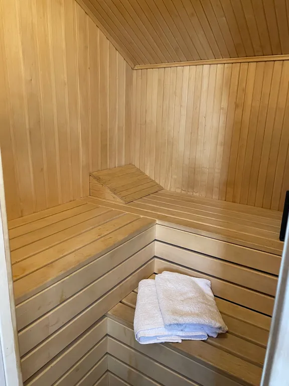 Уютный дом с терассой и сауной