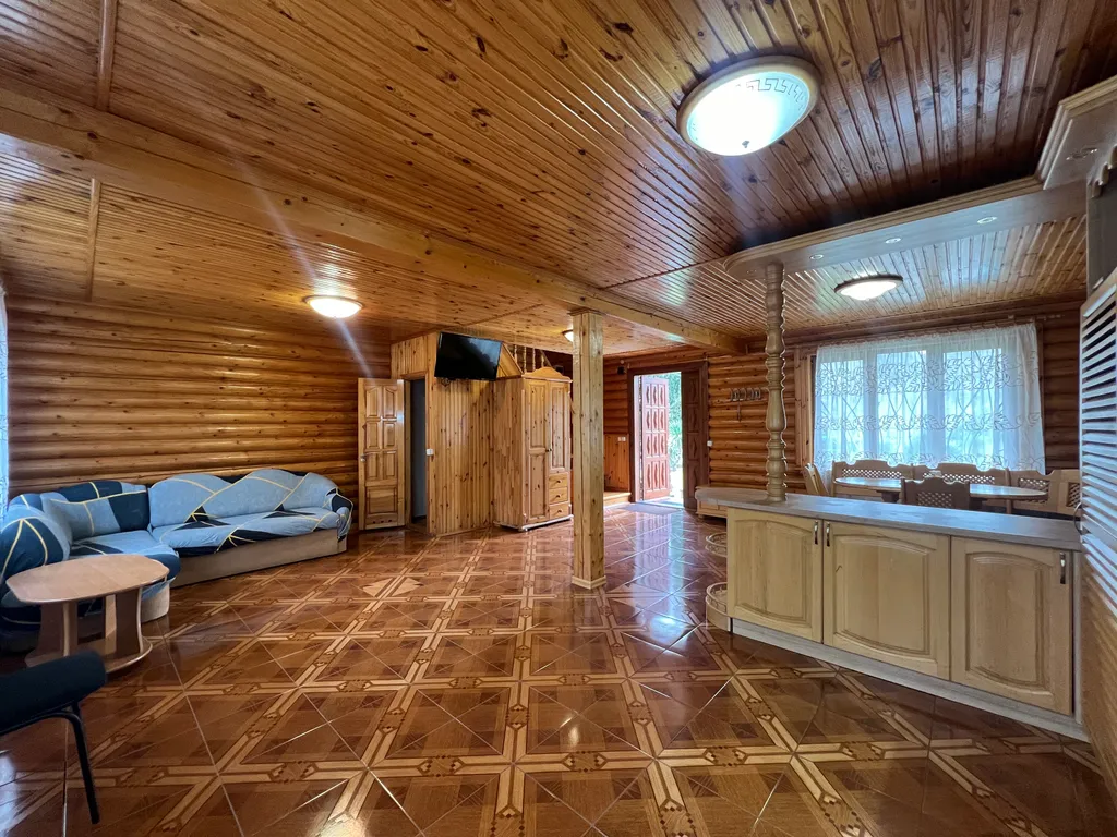 Сруб в Ялте c бассейном и сауной