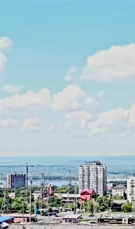 Уютная квартира с панорамными окнами и джакузи