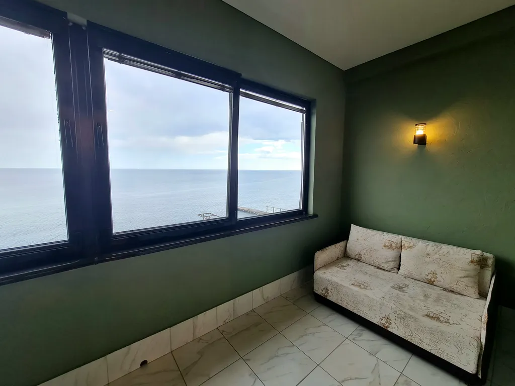 Супервидовая квартира в Ливадии рядом с морем