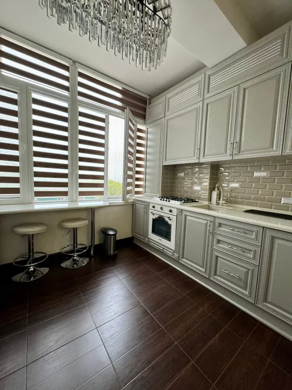 Уютная квартира в центре города с видом на море