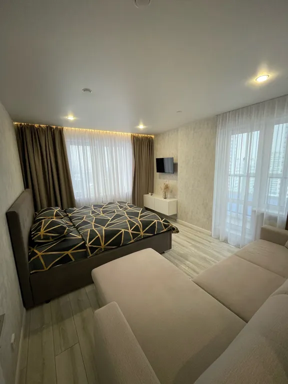 Уютная З комнатная квартира на 19 этаже