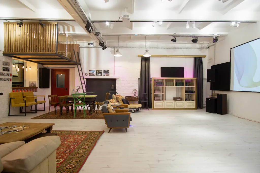 Loft Dvor — дизайнерское пространство для событий и проживания