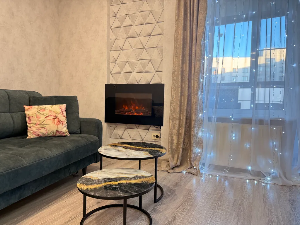 Квартира 2-комнаты в центре с камином и подземной парковкой — аренда посуточно в Ярославль