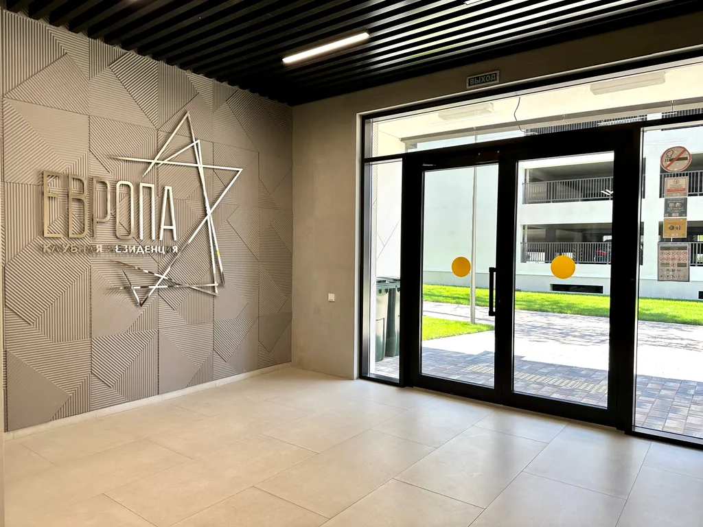 Евродвушка в клубной резиденции Европа с бассейном