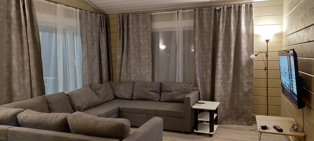 Коттедж Васнецово-озеро, коттедж на берегу озера в окружении леса — Ваньково