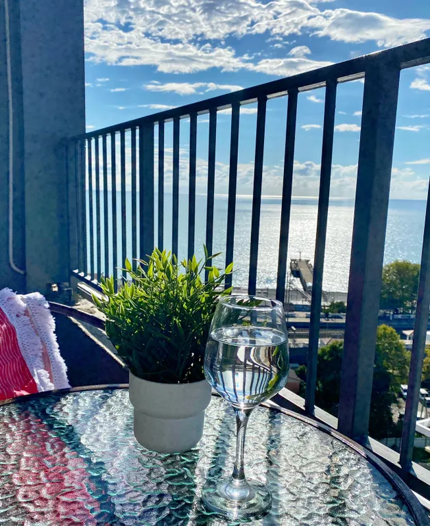 Студия на берегу моря с шикарным видом