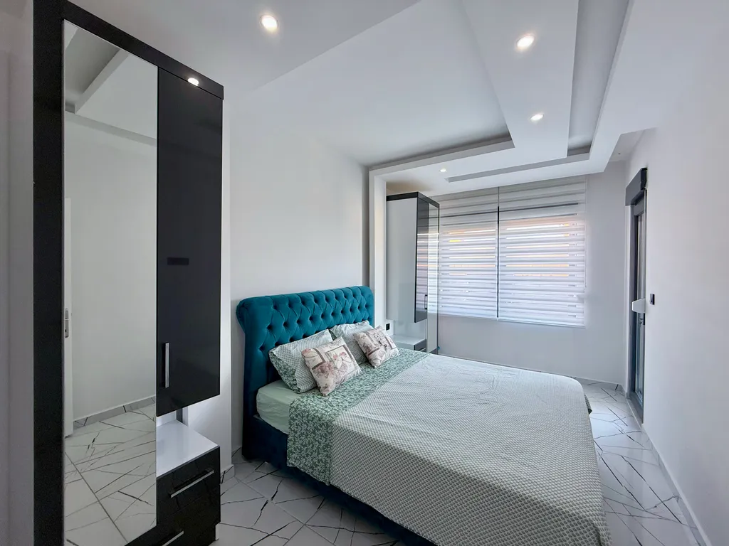 Sea View 2BD Flat 100m to the Beach