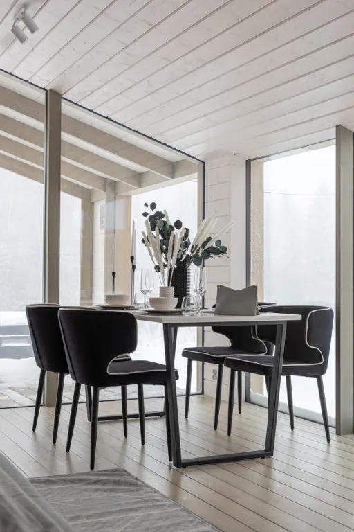 Новый дом с умной баней и персональным видом на лес и реку