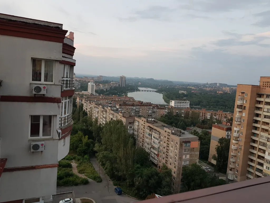 Квартира студия с оригинальным дизайнерским ремонтом