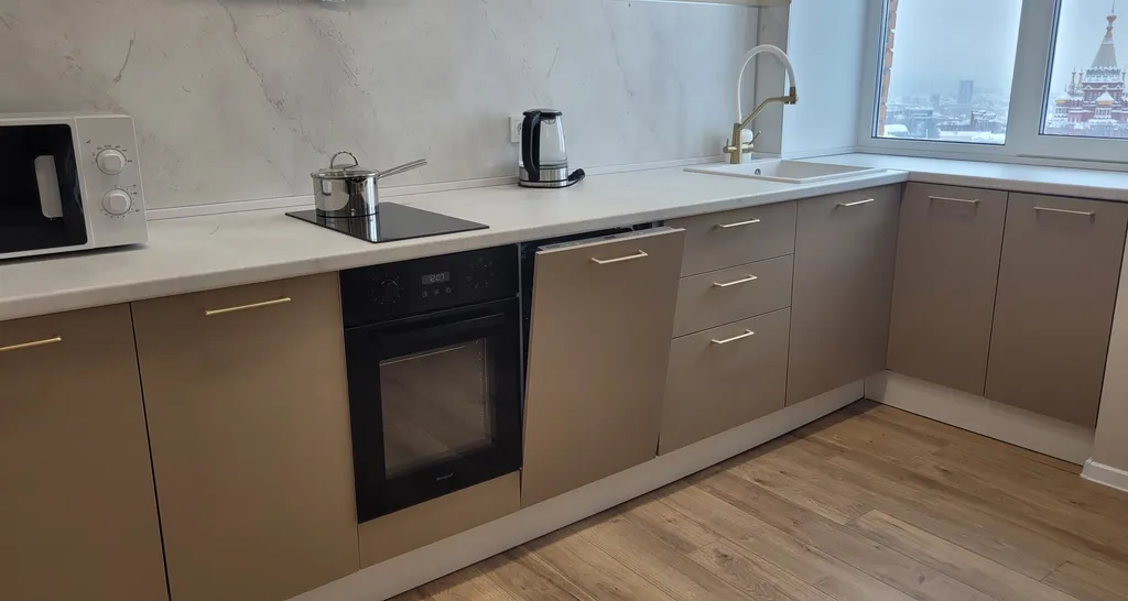 Премиум-квартира в центре Ижевска с панорамным видом на пруд и собор