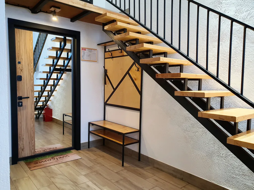 Комфортный двухуровневый апартамент в элитном комплексе Колизей