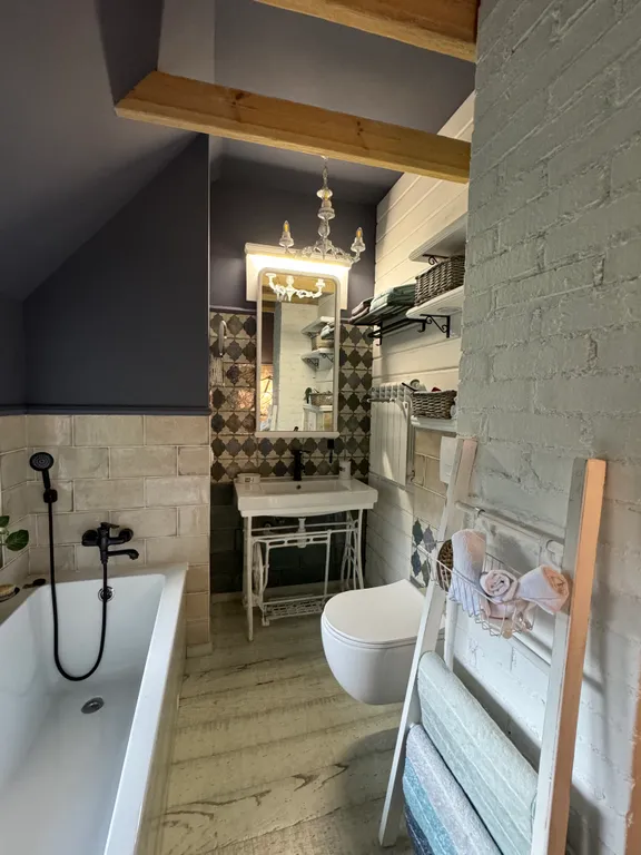 Двухуровневые апартаменты 33/3 house с камином и мангалом