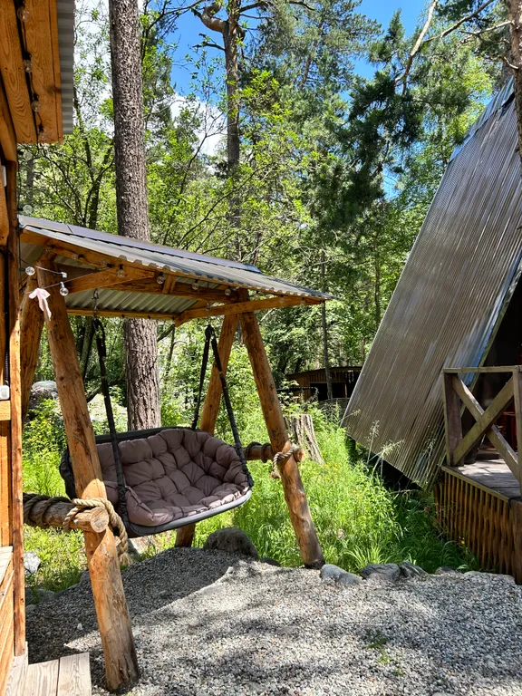 Атмосферный А-фрейм в сердце соснового бора с видом на Эльбрус