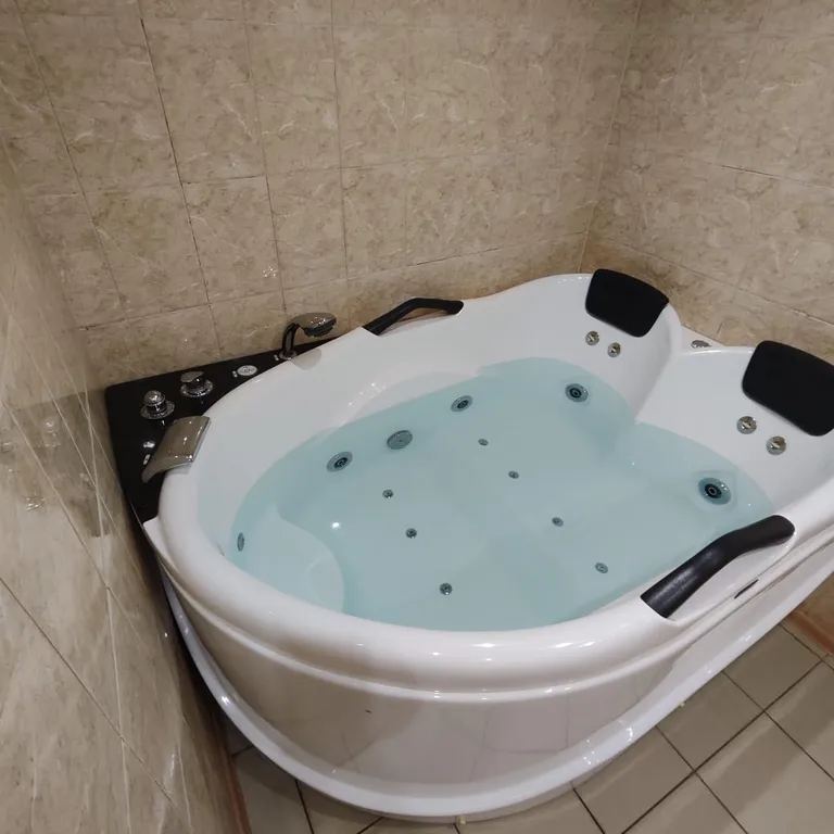 Коттедж Отдых в домике у леса (баня и джакузи входят в стоимость) — Кашира