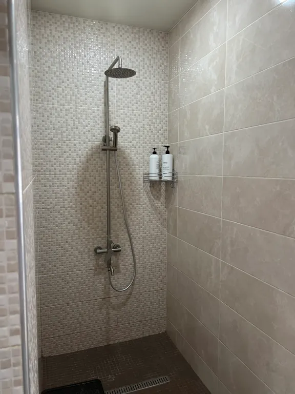 Уютный новый дом у хвойного леса в черте города