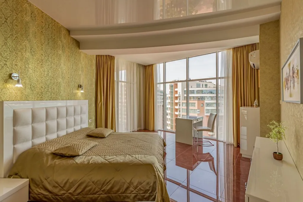 Квартира с террасой и видом на море