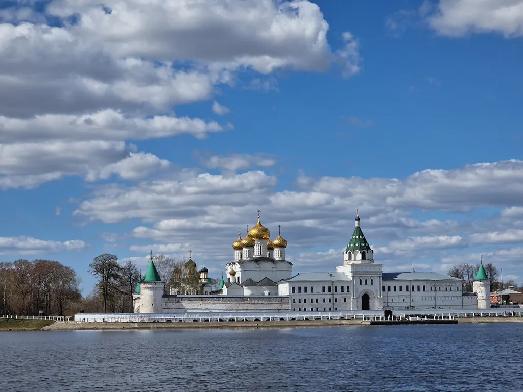 Уютная видовая квартира на 1-линии набережной Волги