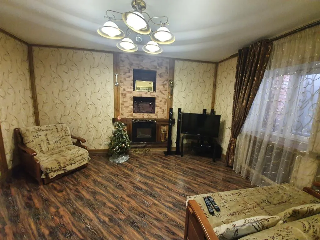 Часть дома из 3-комнат, с отдельным входом в центре курортной зоны