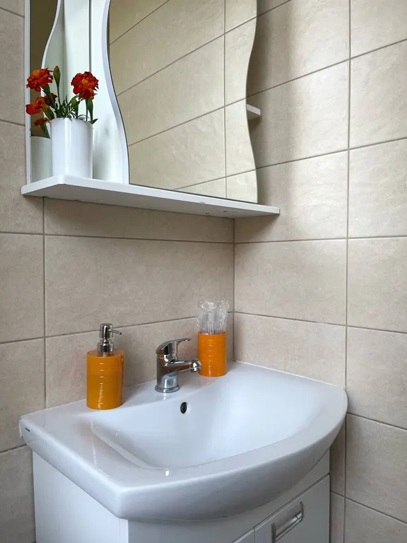 Трехкомнатная квартира в центре города с видом на город